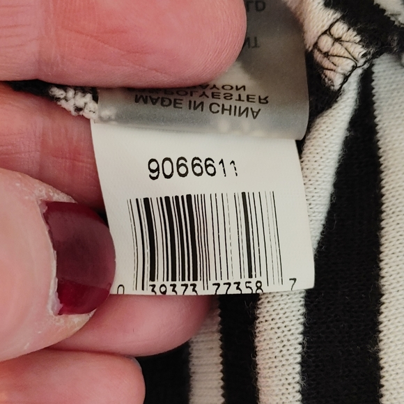 TWO BY VINCE CAMUTO STRIPED SEQUINS SWEATER, BLACK/WHITE XS - Picture 9 of 9